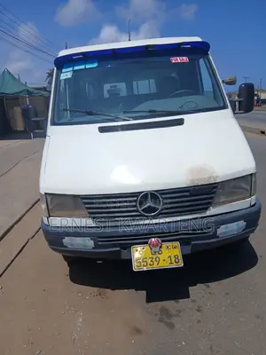 Mercedes-Benz Sprinter 2002 Gold
