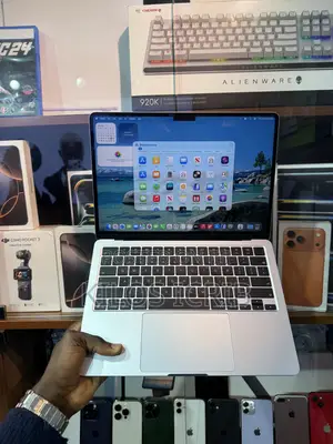 Laptop Apple MacBook Air 2026 M5 16GB Apple M5 SSD 512GB