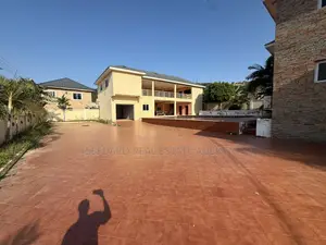5bdrm House in Sefdard Properties, Pokuase for sale
