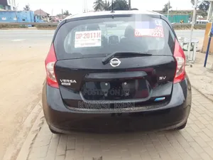 Nissan Versa 2016 Black