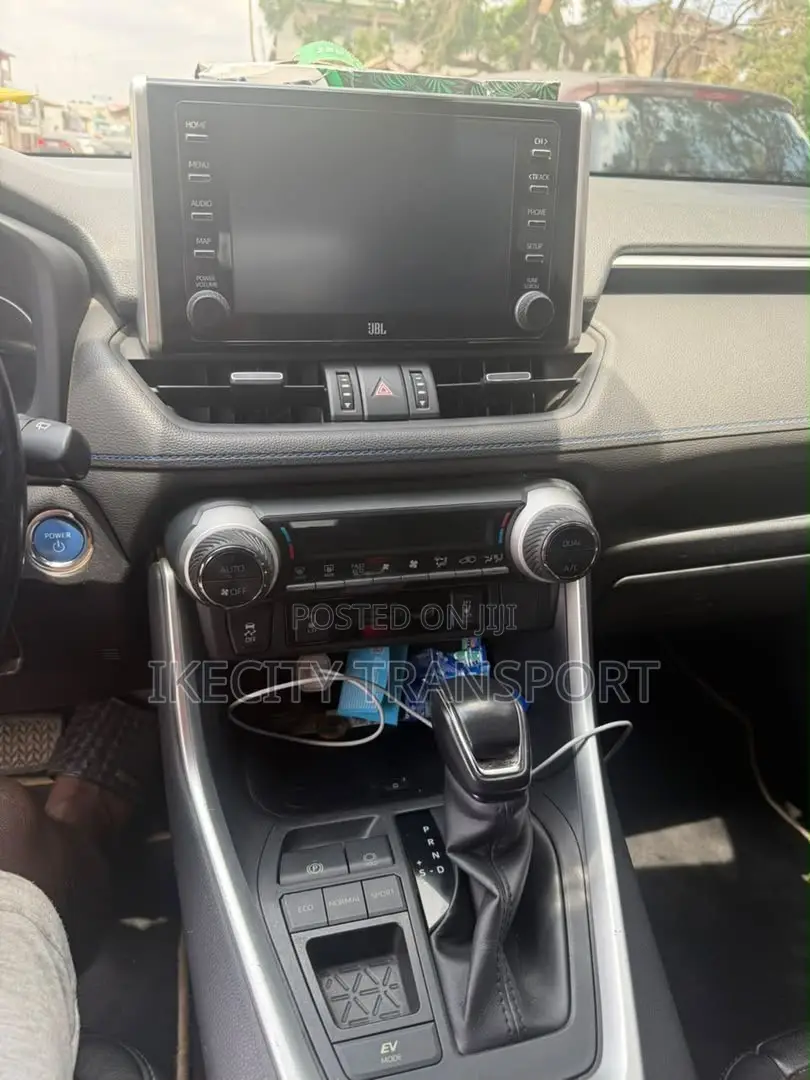 Toyota RAV4 XLE Premium AWD 2023 Black