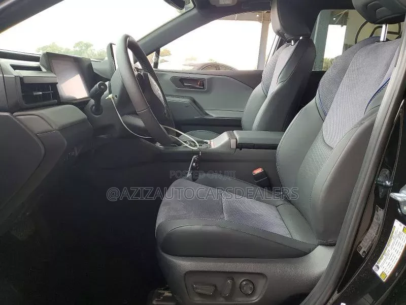 Toyota RAV4 XSE 2026 Black