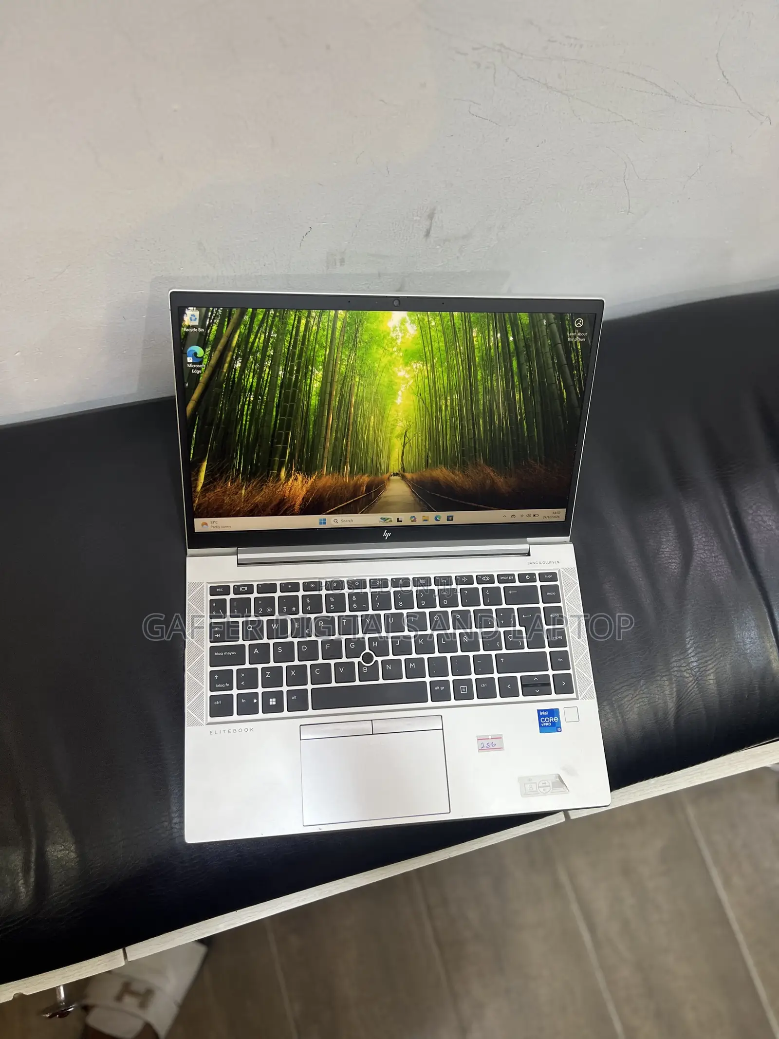 New Laptop HP EliteBook 840 G8 8GB Intel Core i5 SSD 256GB