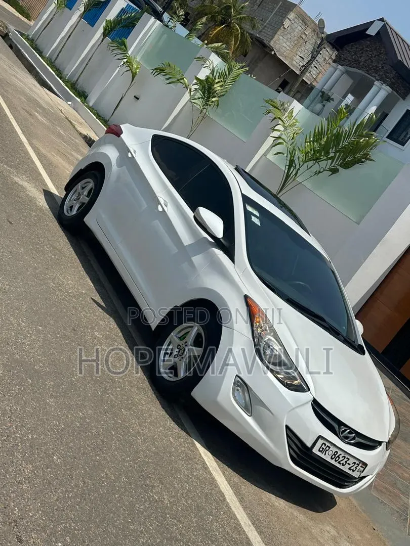 Hyundai Elantra Limited Sedan FWD (1.8L 4cyl 6A) 2013 White