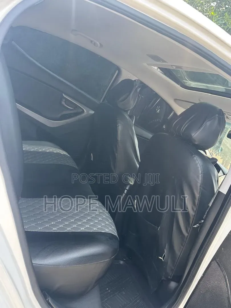 Hyundai Elantra Limited Sedan FWD (1.8L 4cyl 6A) 2013 White