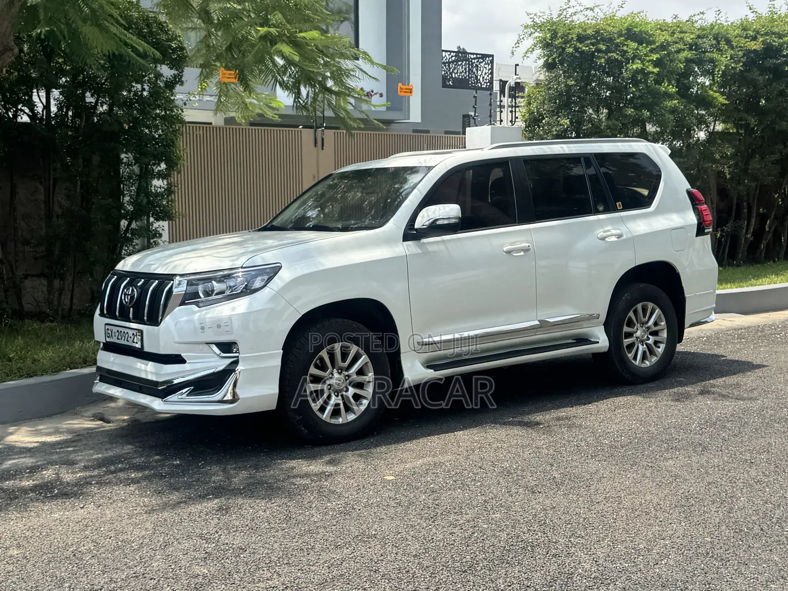 Toyota Land Cruiser Prado 2018 White