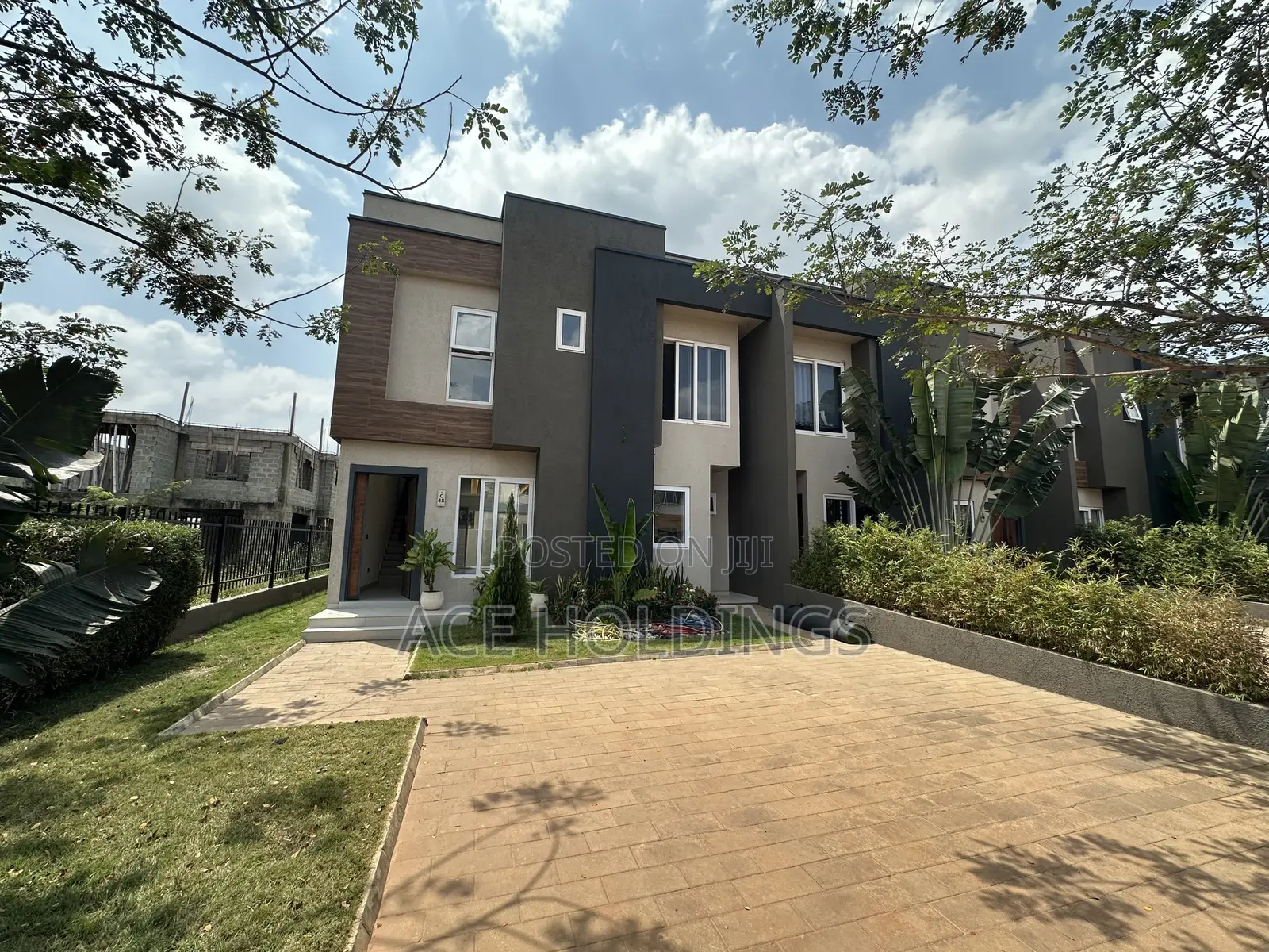 3bdrm Townhouse / Terrace in East Legon Hills for rent