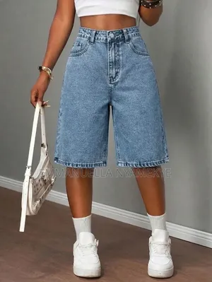 High-Waisted Knee-Length Baggy Denim Bermuda Shorts (Jorts).