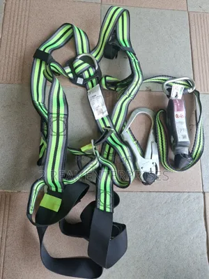 Fall Arrest Safety Harness W Shock Absorbing Lanyard & Scaffold Hook