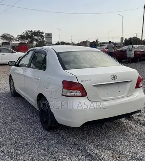 Toyota Belta 2010 White