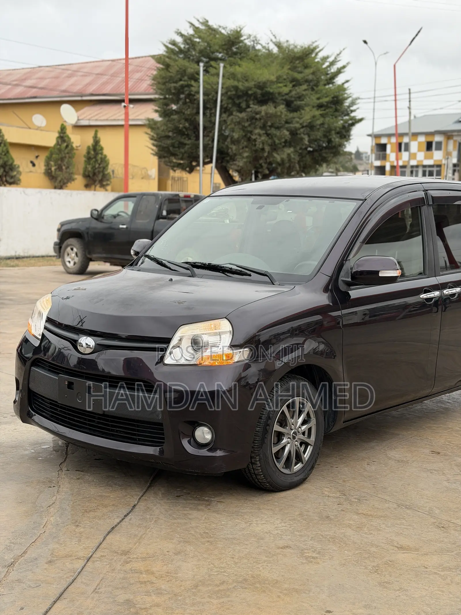 Toyota Sienta 1.5 FWD 2013 Purple