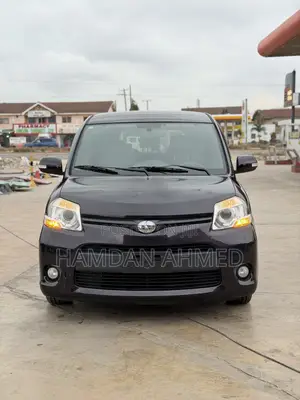 Toyota Sienta 1.5 FWD 2013 Purple