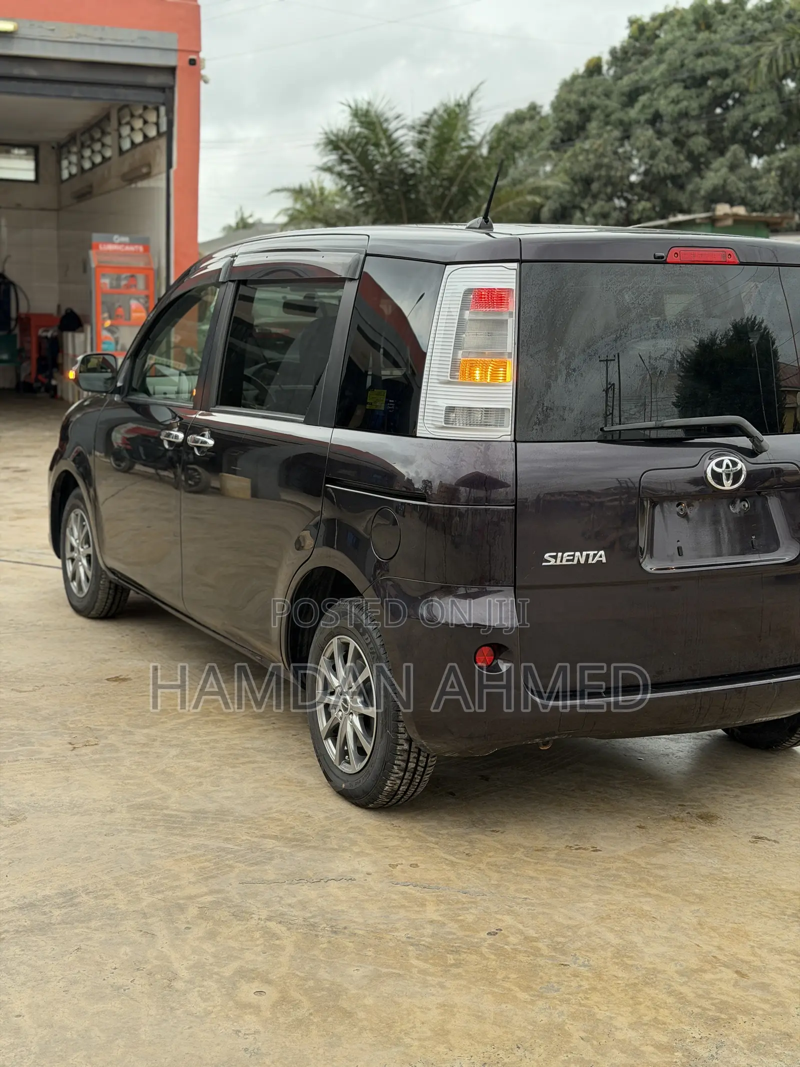Toyota Sienta 1.5 FWD 2013 Purple
