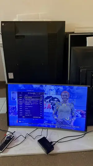 Used 43” Nasco Curve TV