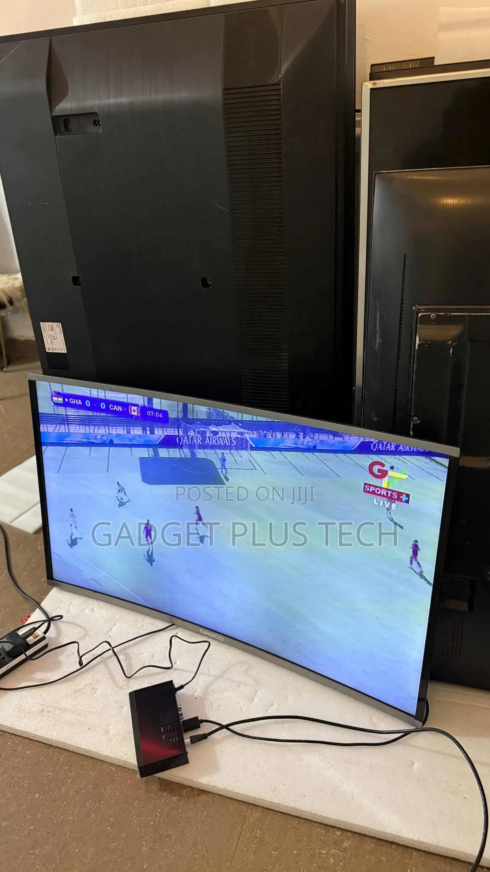 Used 43” Nasco Curve TV