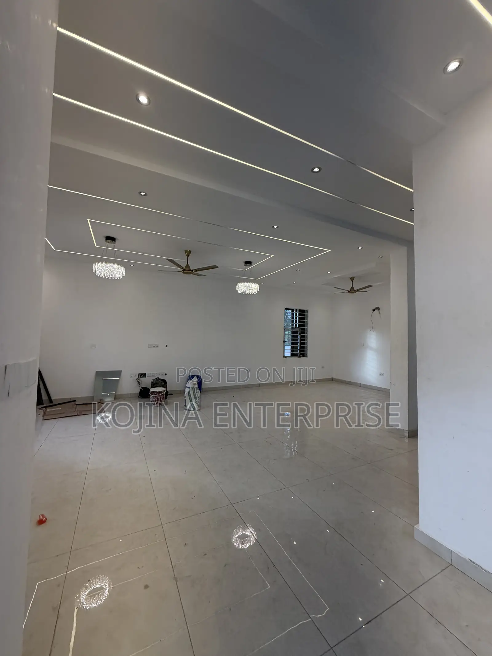 5bdrm Townhouse / Terrace in Santasi, Kumasi Metropolitan for rent