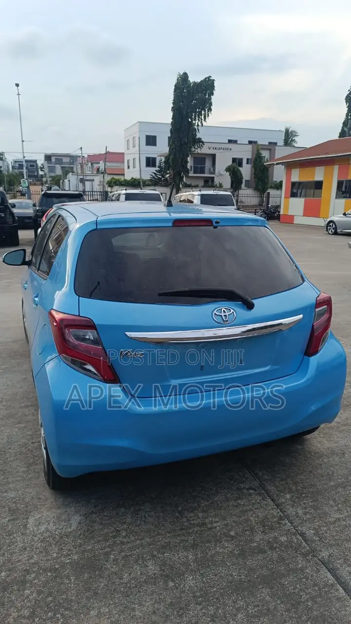 Toyota Vitz 2015 Blue