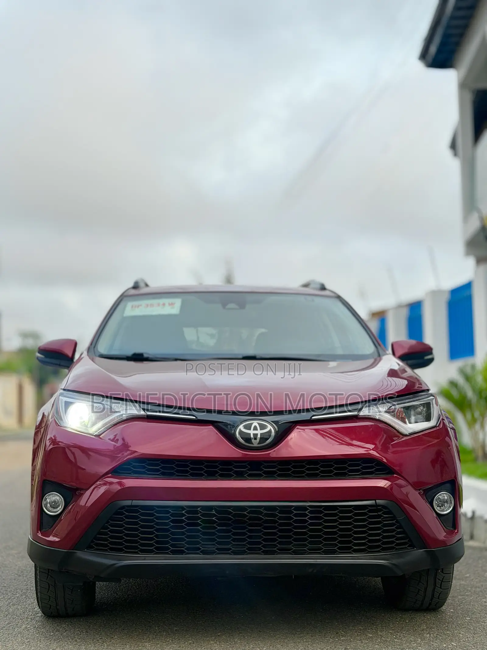 Toyota RAV4 LE 4dr SUV AWD (2.5L 4cyl 6A) 2018 Red
