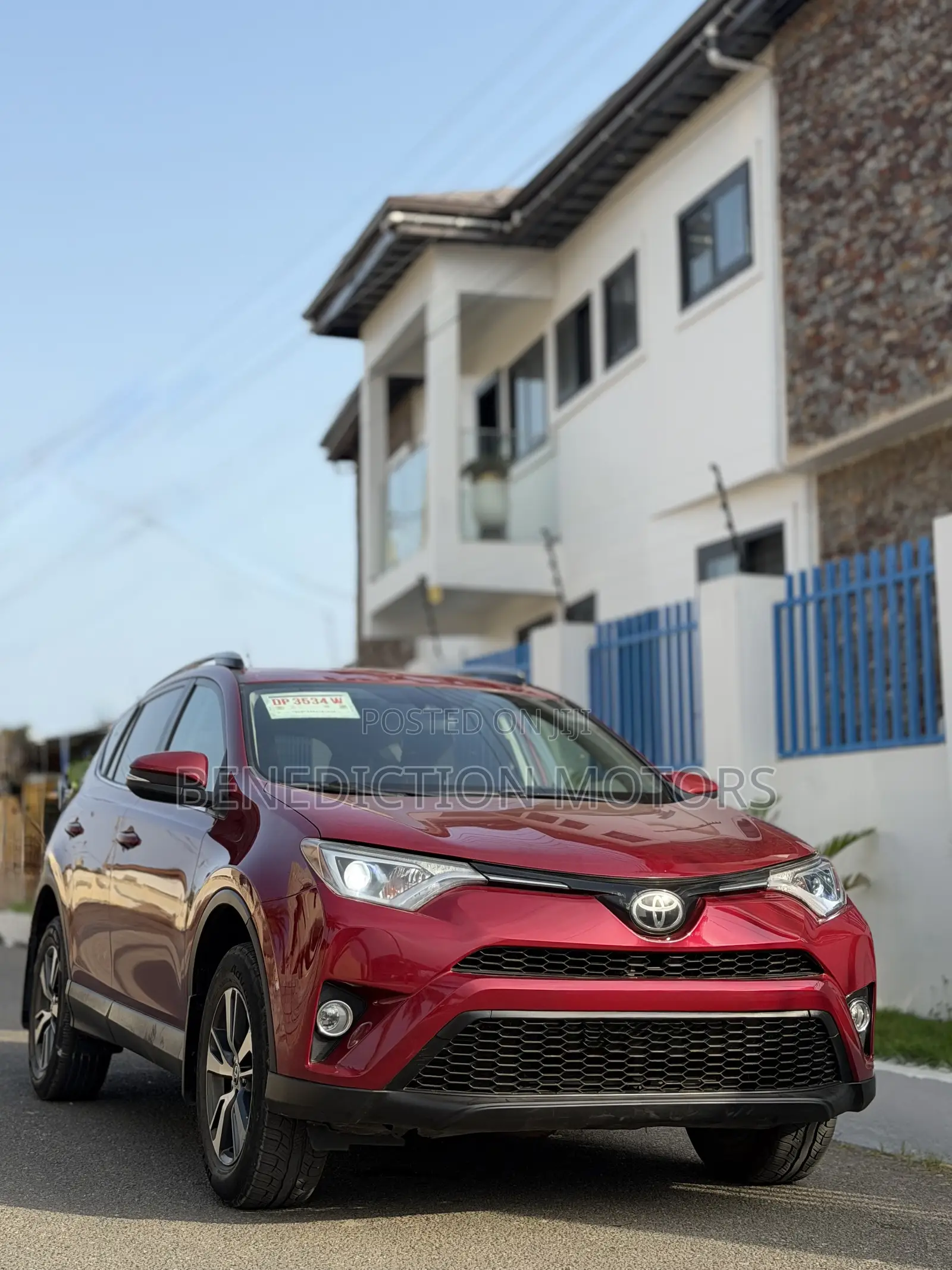 Toyota RAV4 LE 4dr SUV AWD (2.5L 4cyl 6A) 2018 Red