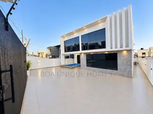 6bdrm House in Lake Side Estate for sale