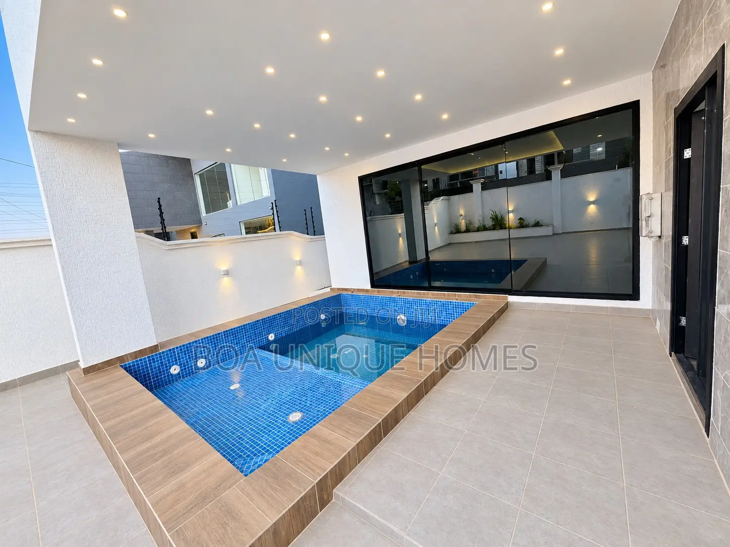 6bdrm House in Lake Side Estate for sale