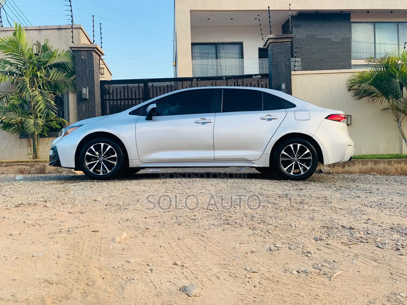 Toyota Corolla LE 2021 Silver