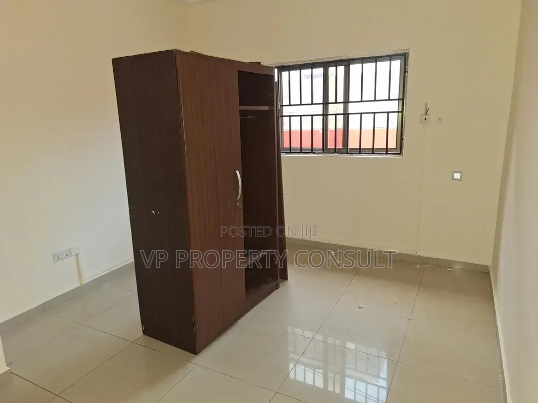 3bdrm House in Lake Side Estate for rent
