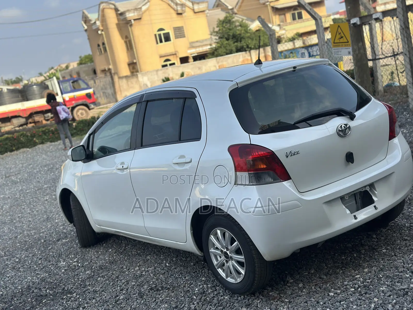 Toyota Vitz 2010 White