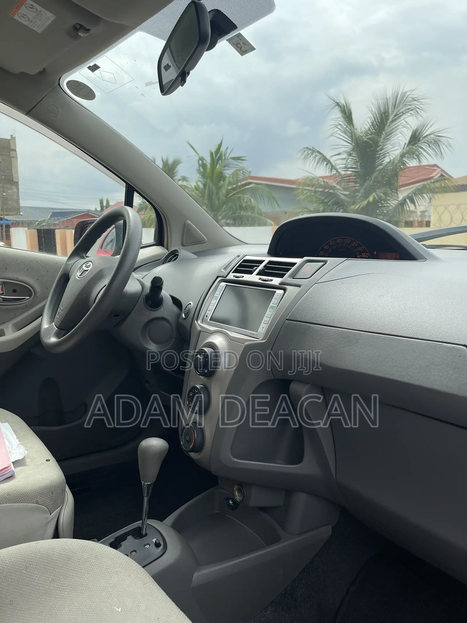 Toyota Vitz 2010 Red