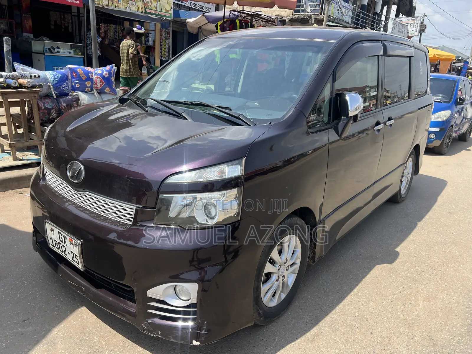 Toyota Voxy X 2WD 8-Seater 2012 Black