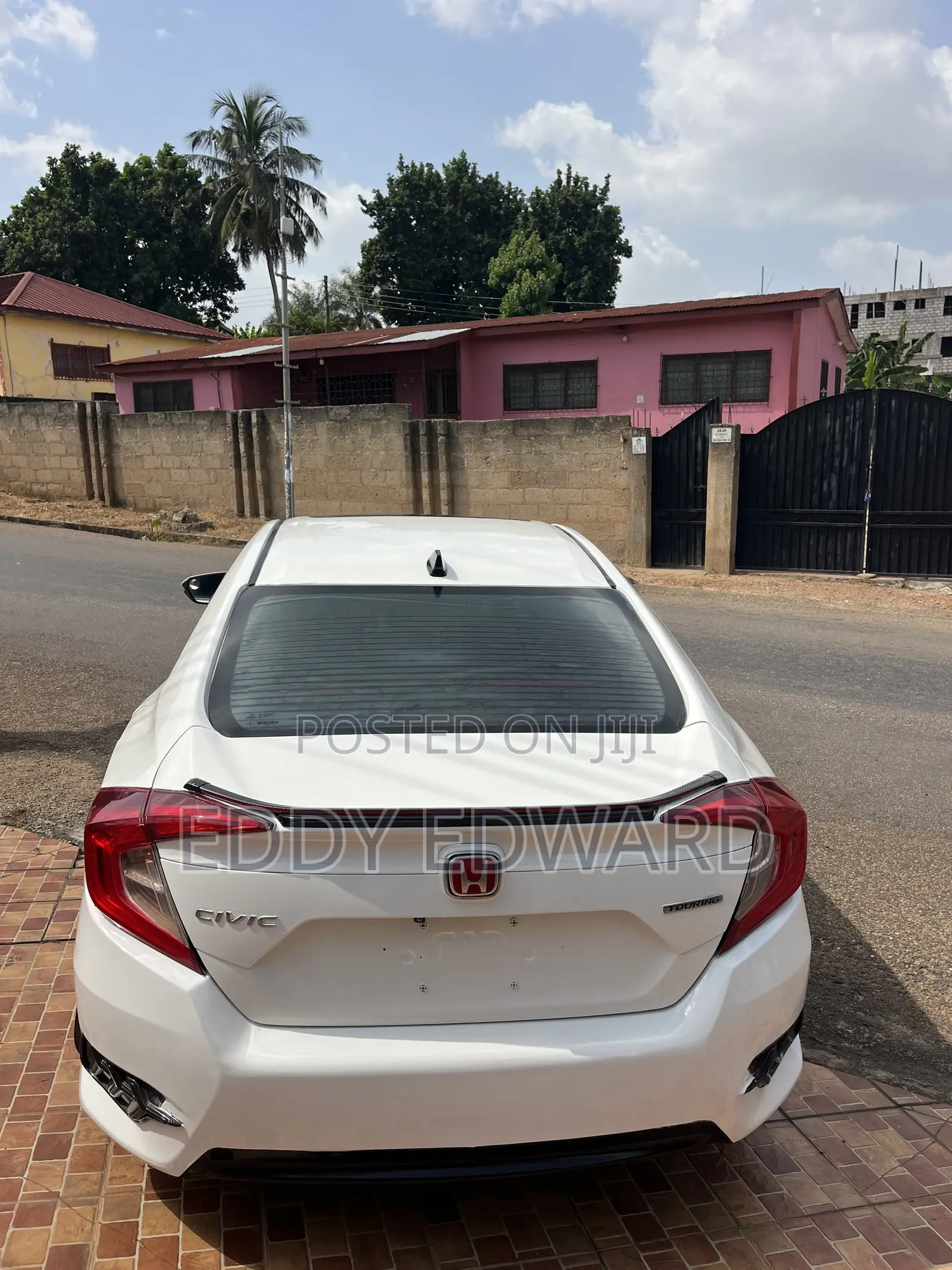 Honda Civic Touring 4dr Sedan (1.5L 4cyl) 2017 White