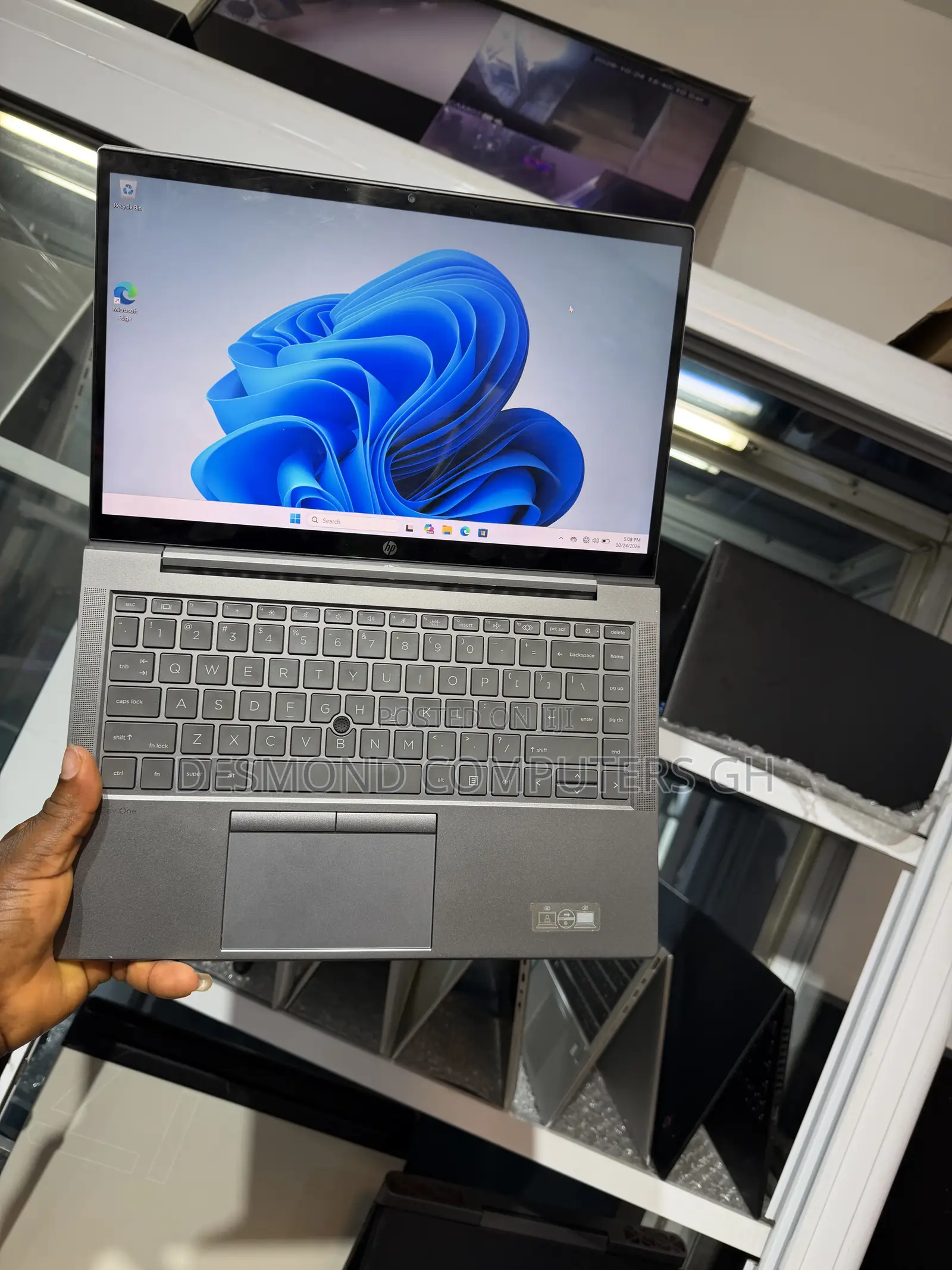 Laptop HP EliteBook 6 G1i Notebook AI PC 16GB AMD Ryzen 7 SSD 1T