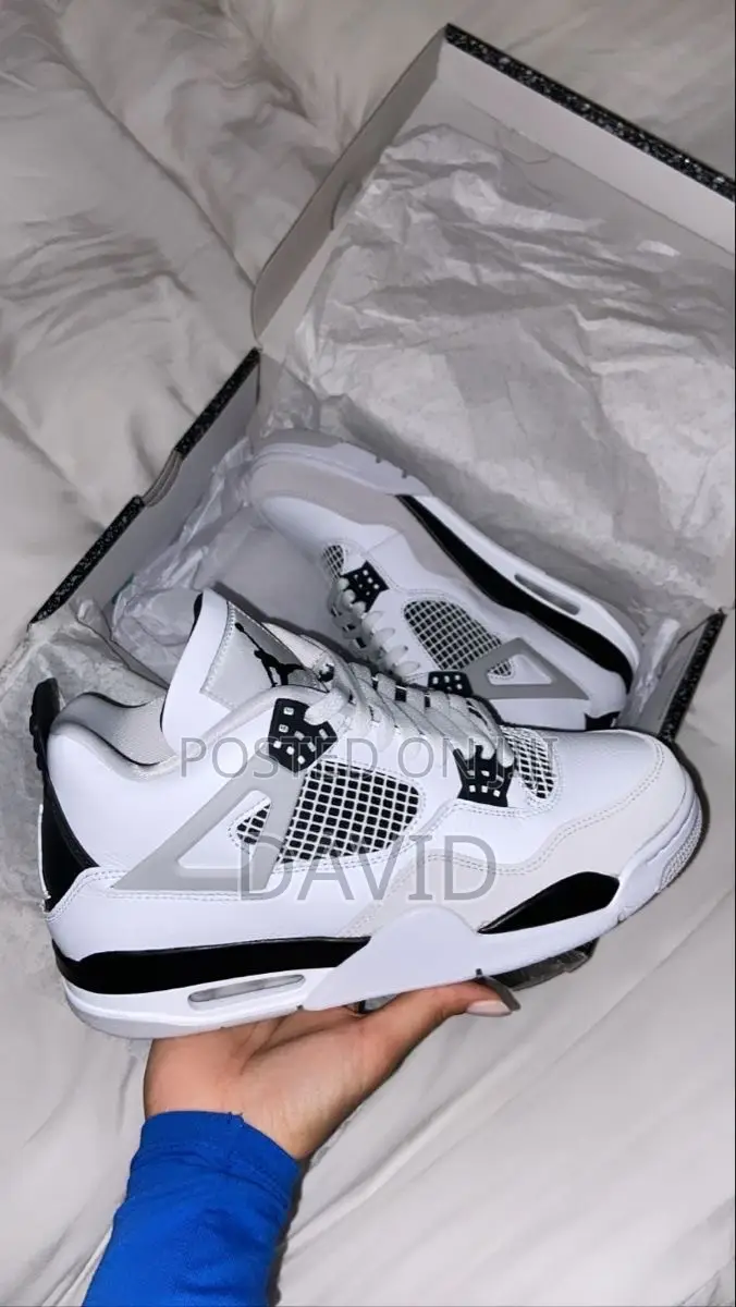 Air Jordan 4 Retro