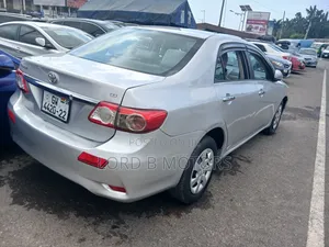Toyota Corolla LE 4dr Sedan (1.8L 4cyl 4A) 2013 Silver