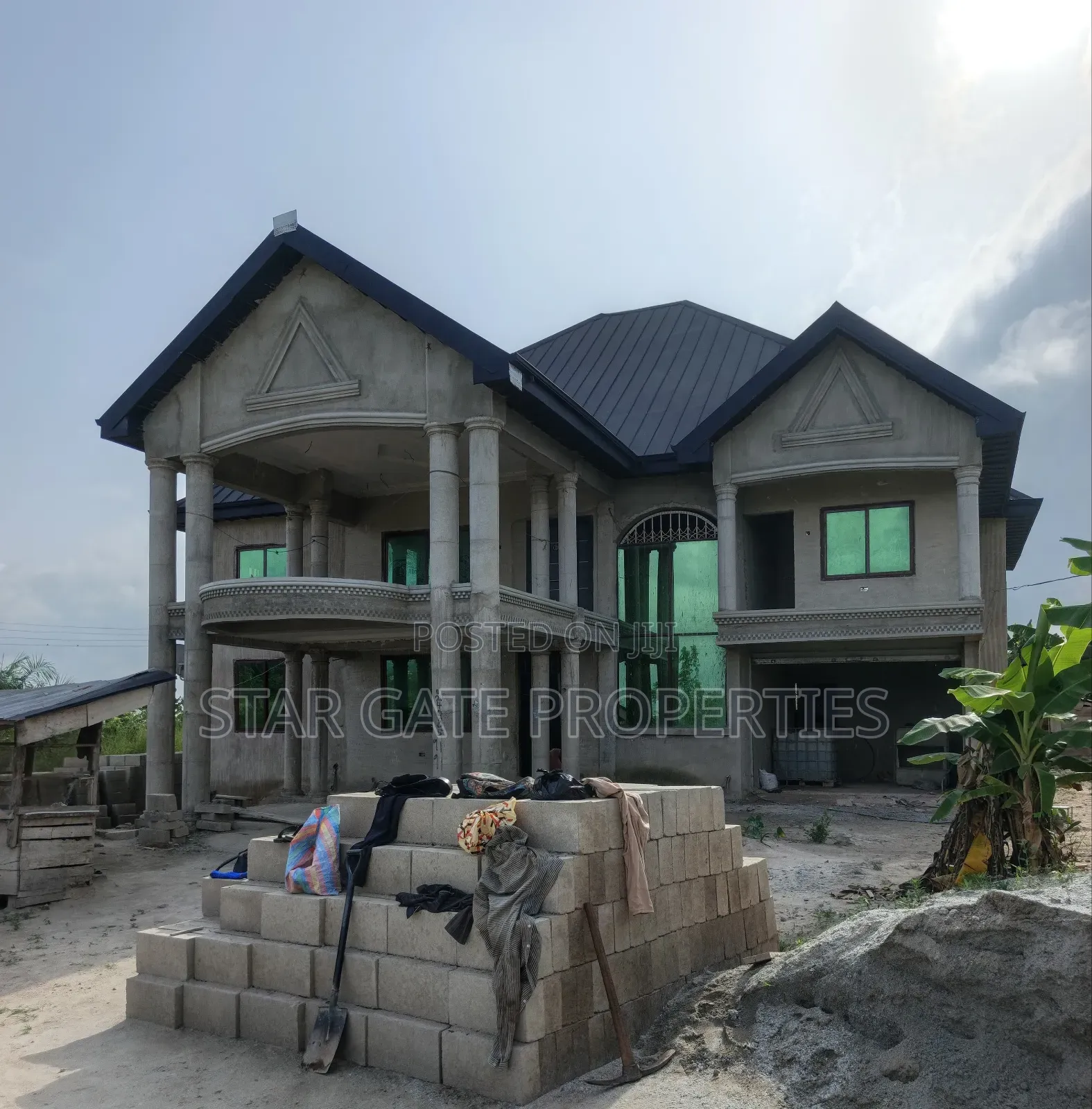8bdrm House in Kumasi Metropolitan for sale