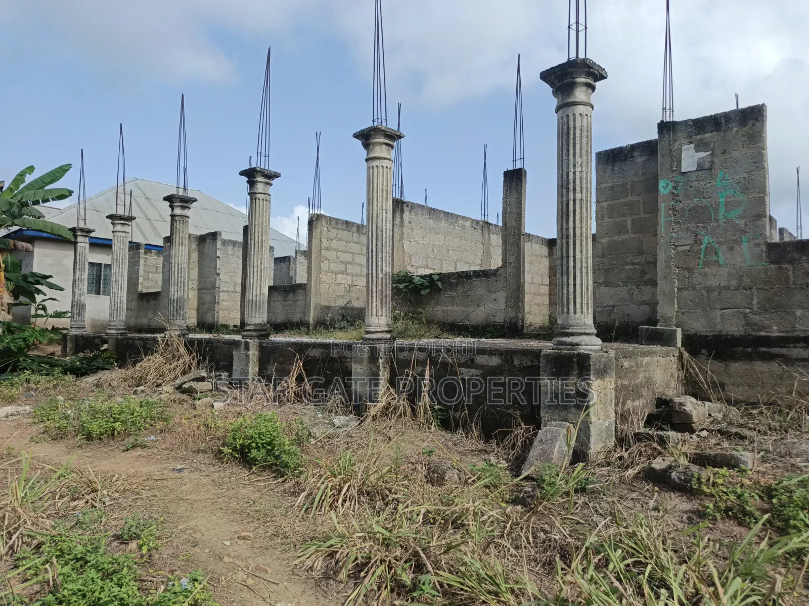 8bdrm Apartment in Kumasi Metropolitan for sale