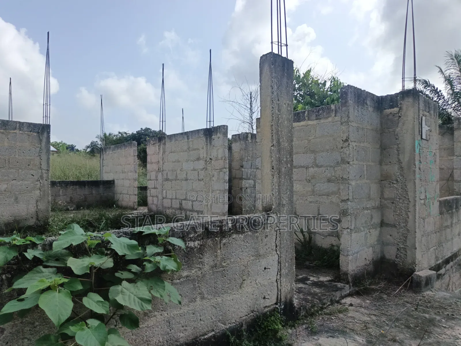 8bdrm Apartment in Kumasi Metropolitan for sale