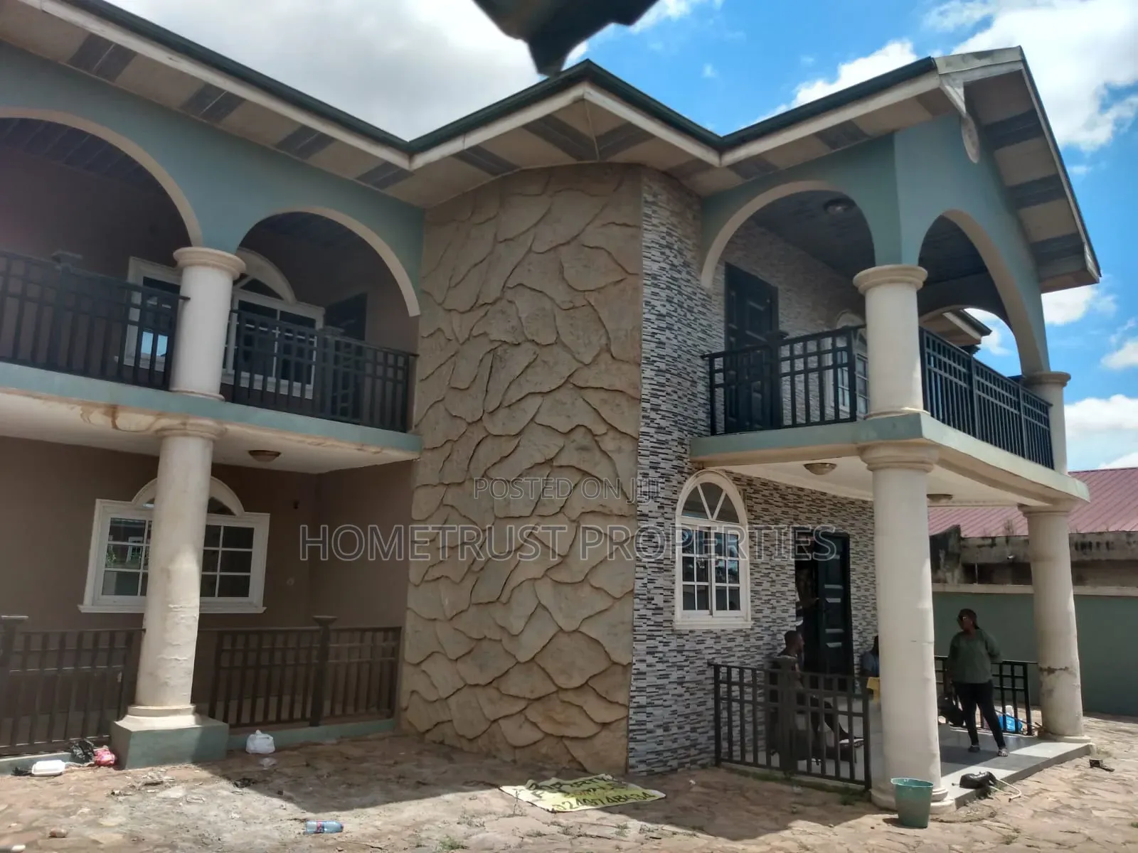 4bdrm Duplex in Kwabenya Aboum for sale