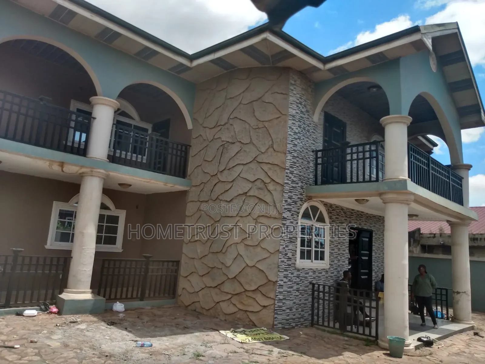 4bdrm Duplex in Kwabenya Aboum for sale