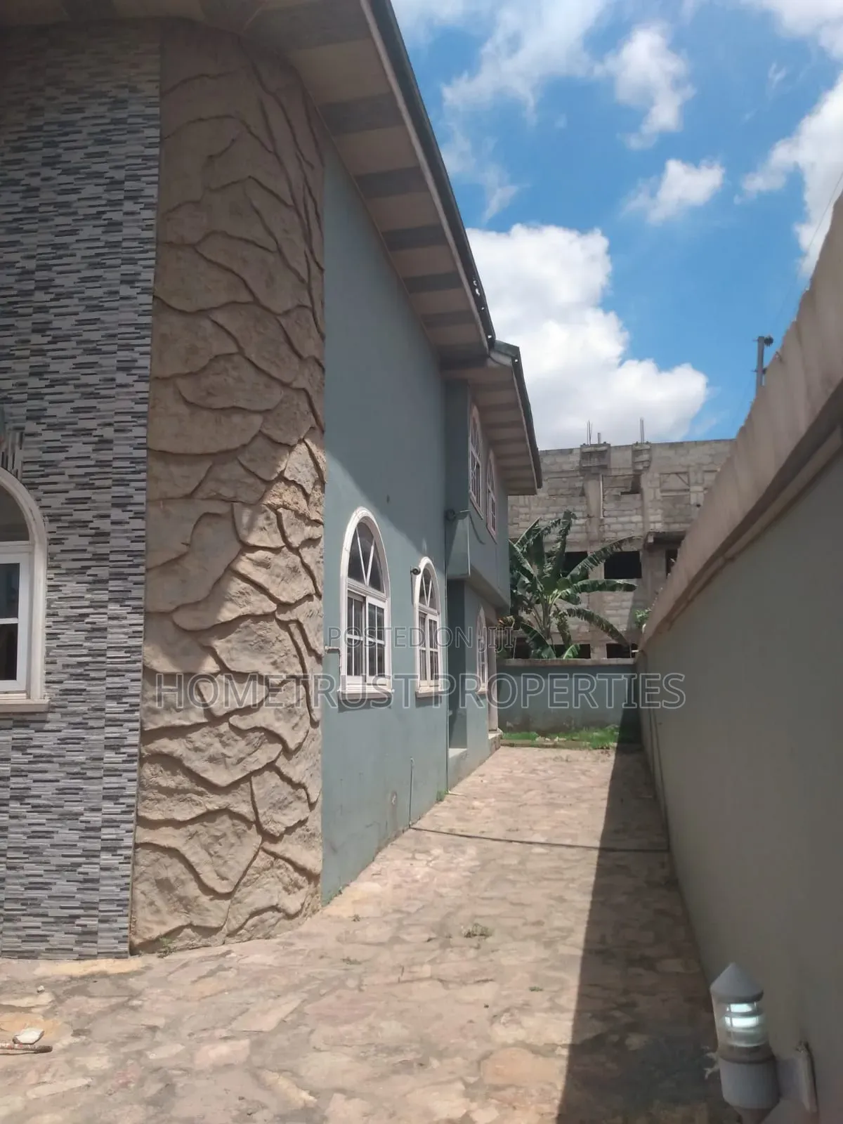 4bdrm Duplex in Kwabenya Aboum for sale