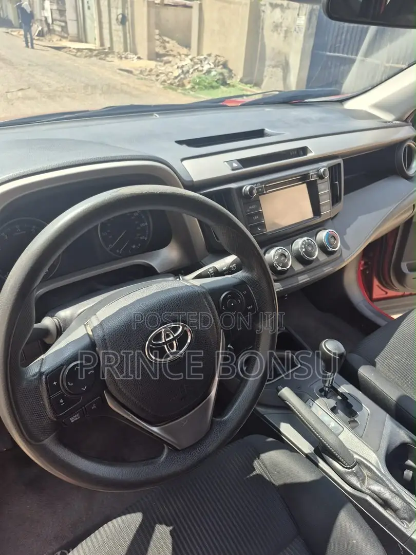 Toyota RAV4 2017 Orange