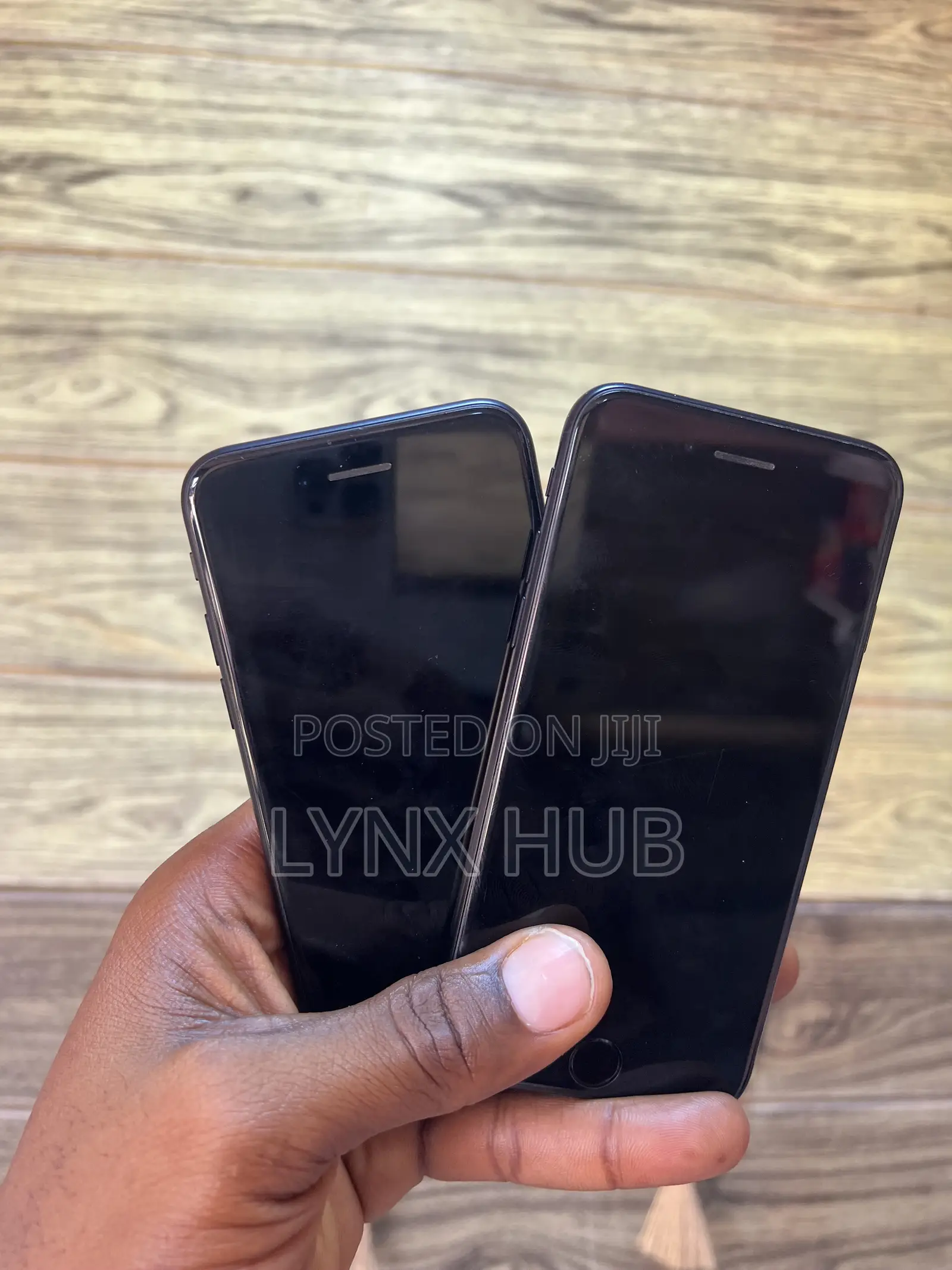 Apple iPhone SE (2020) 64 GB Black