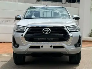 New Toyota Hilux SR5 (Diesel) 2026 Silver