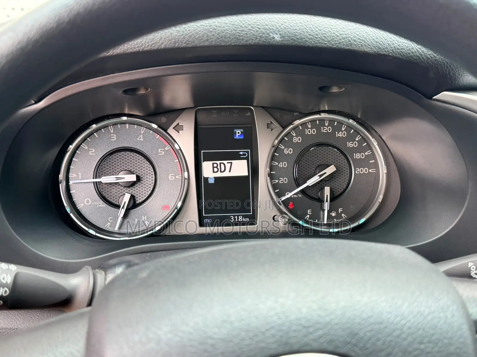 New Toyota Hilux SR5 (Diesel) 2026 Silver