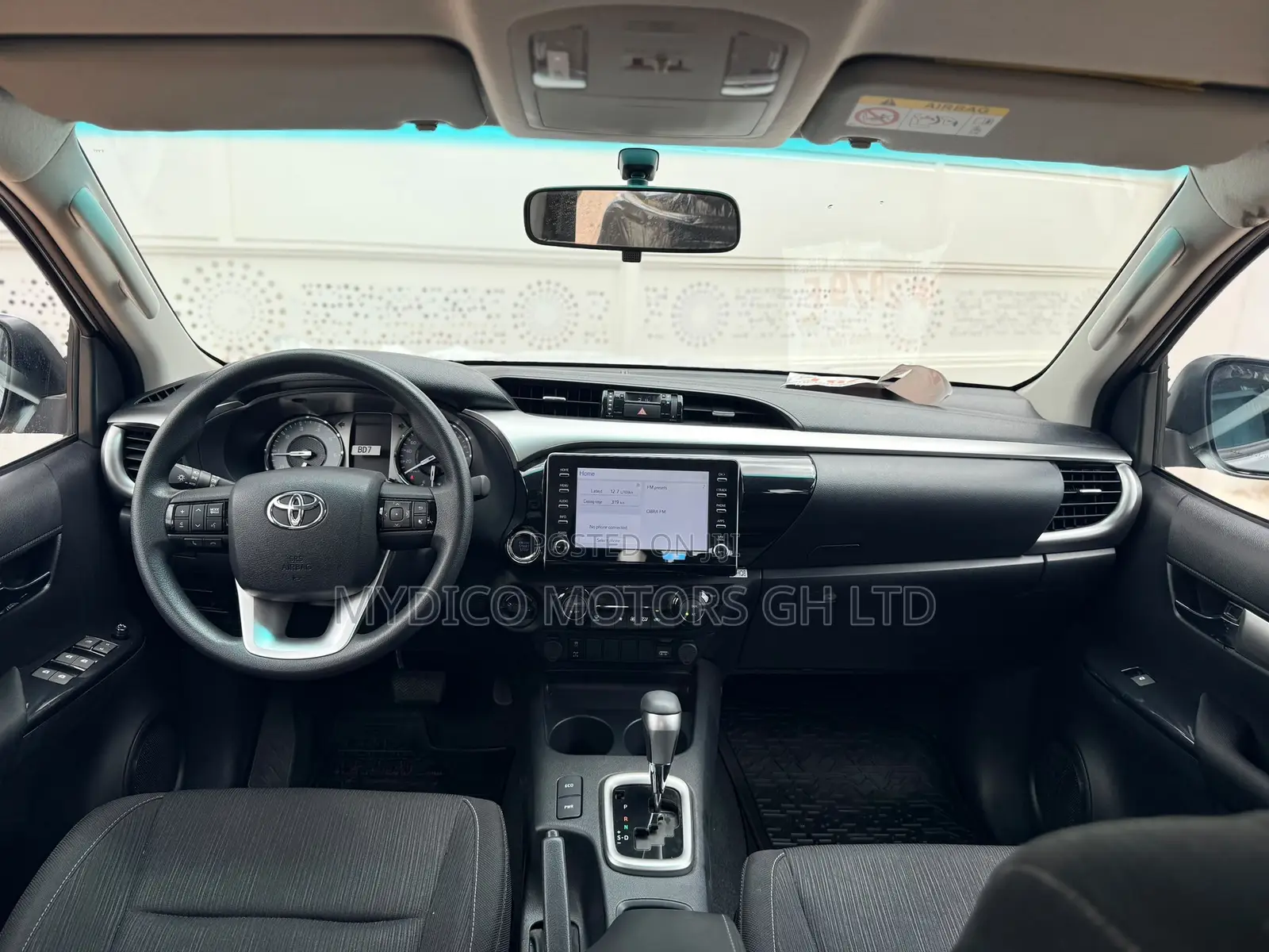 New Toyota Hilux SR5 (Diesel) 2026 Silver