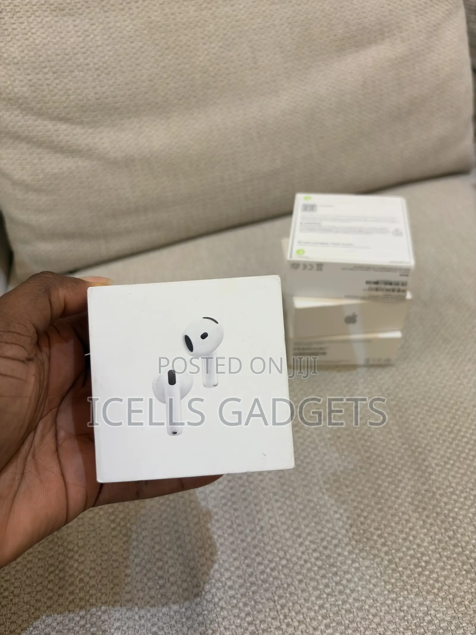 Apple AirPod 5 With Wireless Charging Case
