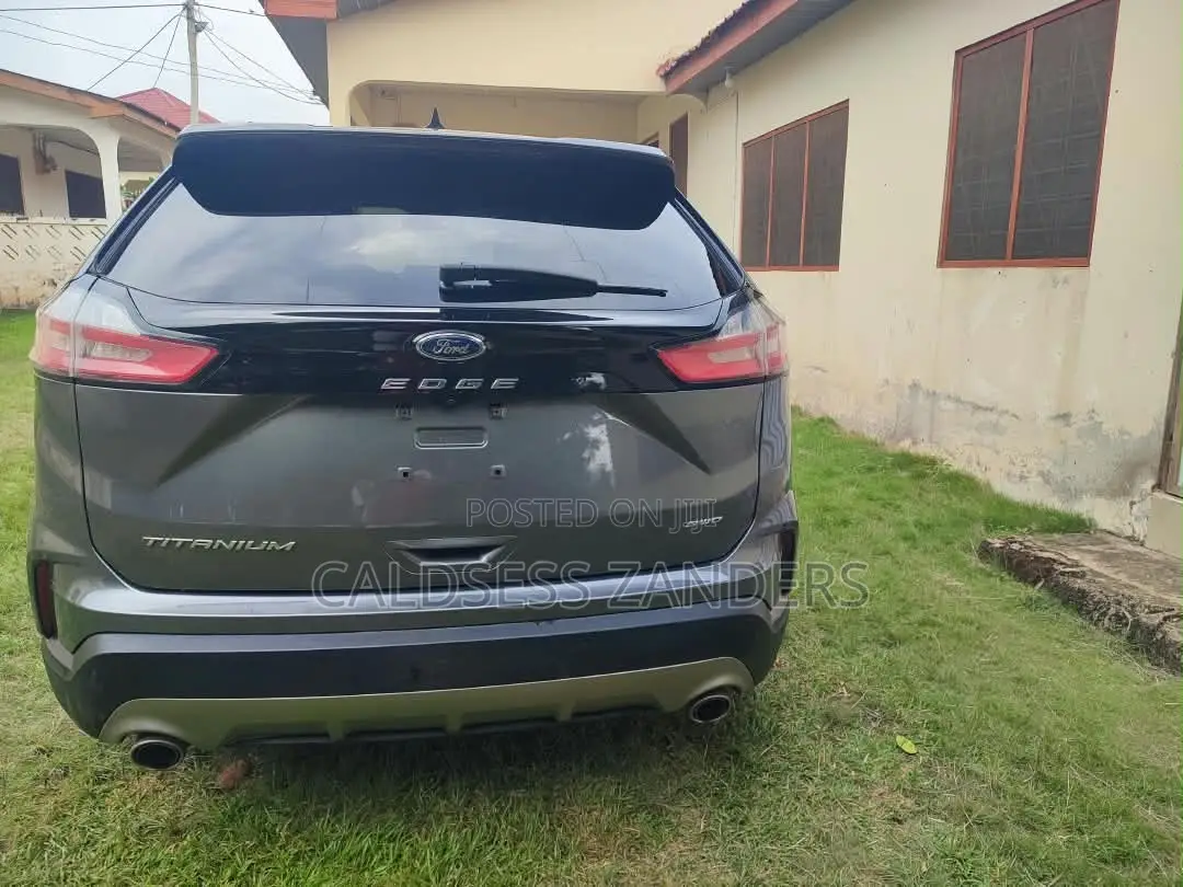 Ford Edge Titanium 2022 Gray