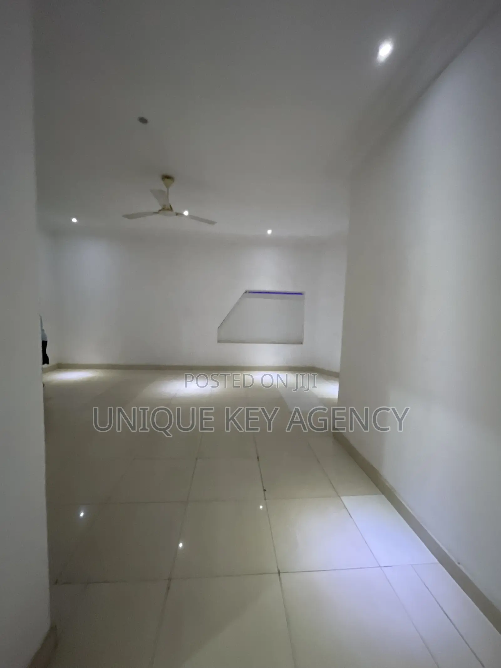 2bdrm Apartment in Unique Key Agency, Airport Residential Area for rent