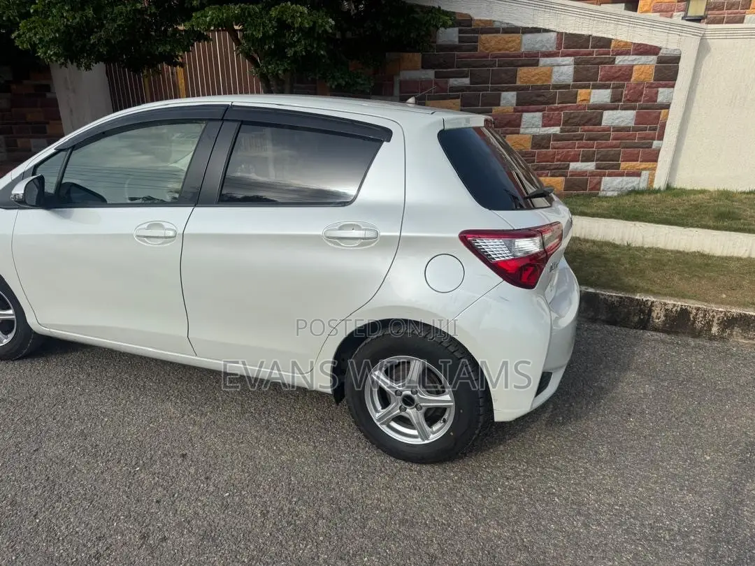 Toyota Vitz 1.3 FWD 5dr 2017 White