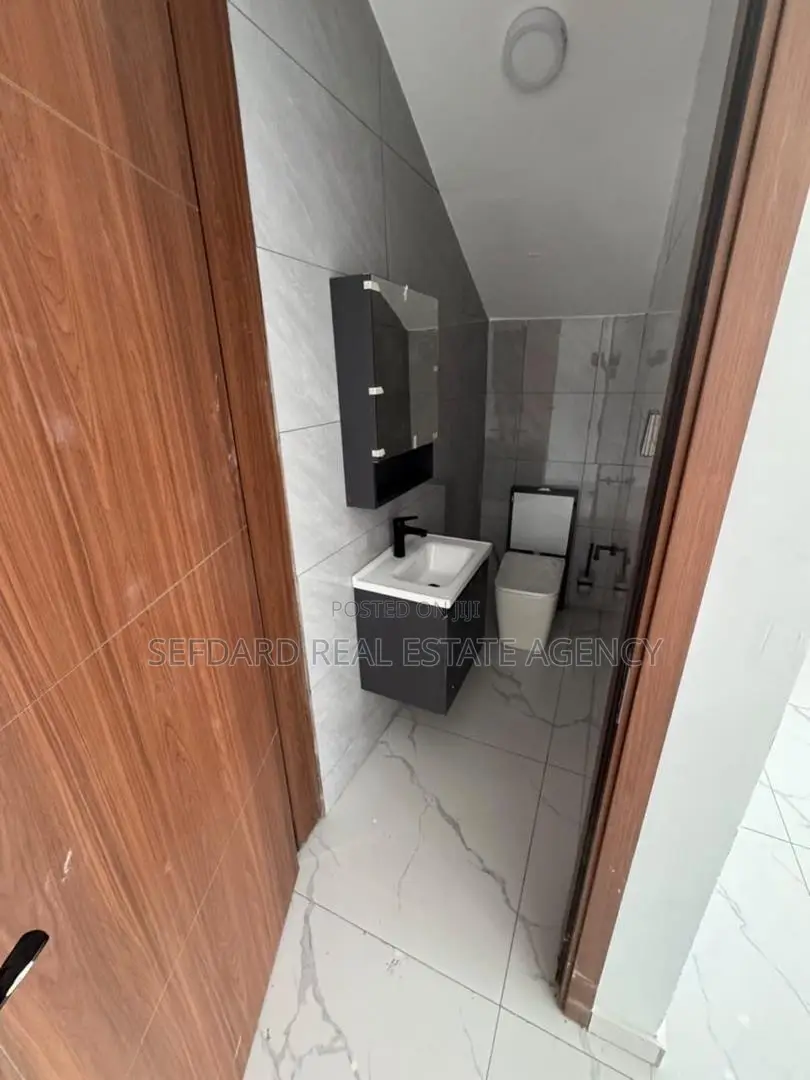 4bdrm House in Sefdard Properties, East Legon for sale